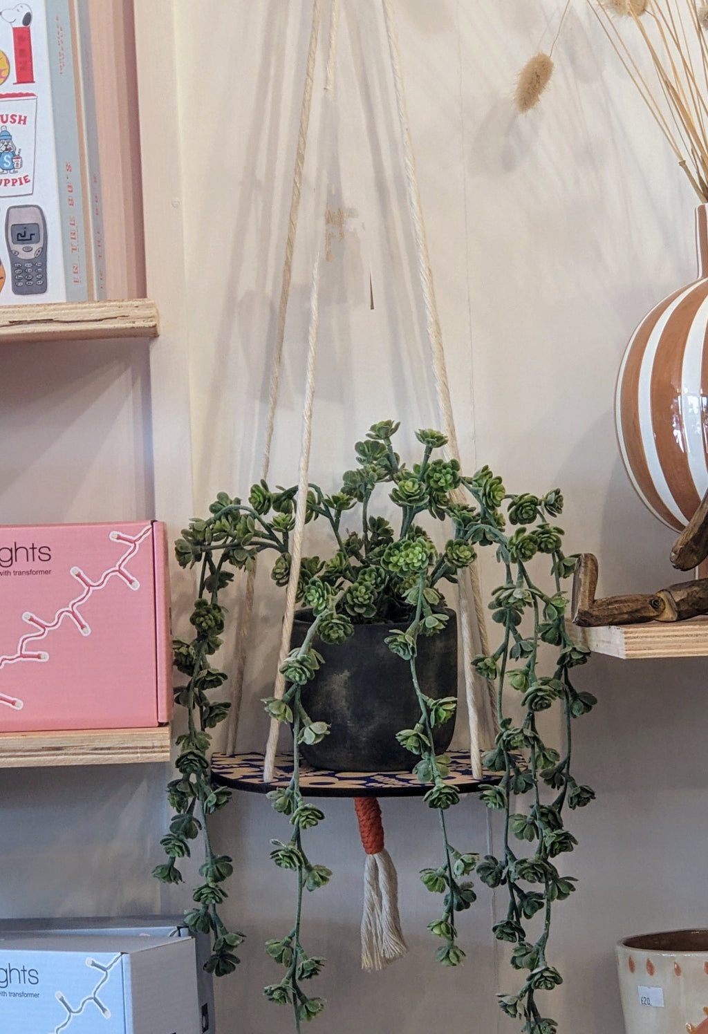 Hanging Macramé Plant Shelf - heart deco