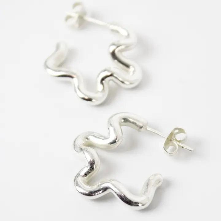 MY DORIS WIGGLE SILVER MEDIUM EARRINGS - heart deco